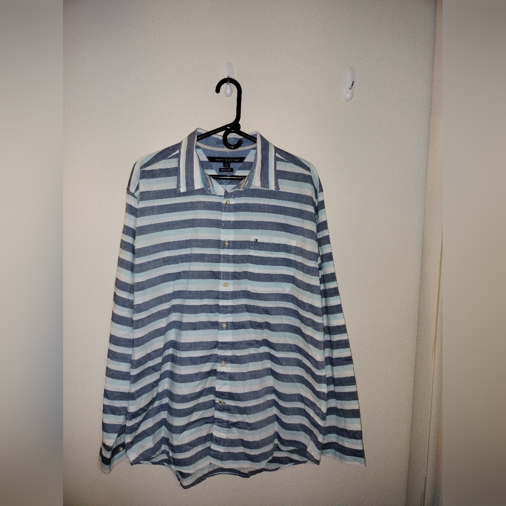 Tommy Hilfiger Mens button down shirt